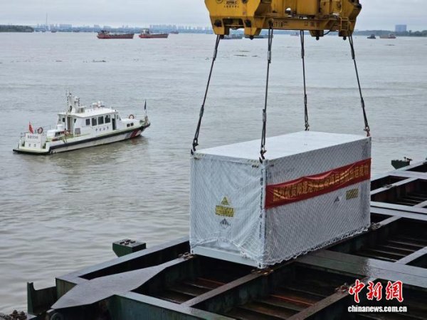 亿配资 “武汉—太仓”“新三样”货物江海联运首航启运